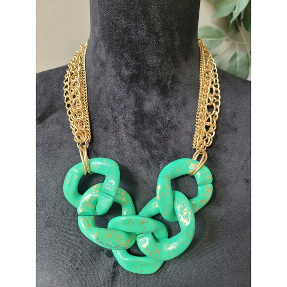 Women's Chunky Green Resin Chain Necklace With Gold Lobster Clasp Lock - Picture 1 of 7